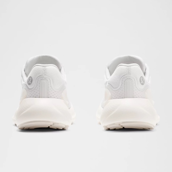 Women's Beyondfeel Running Shoe - Picture 6 of 17